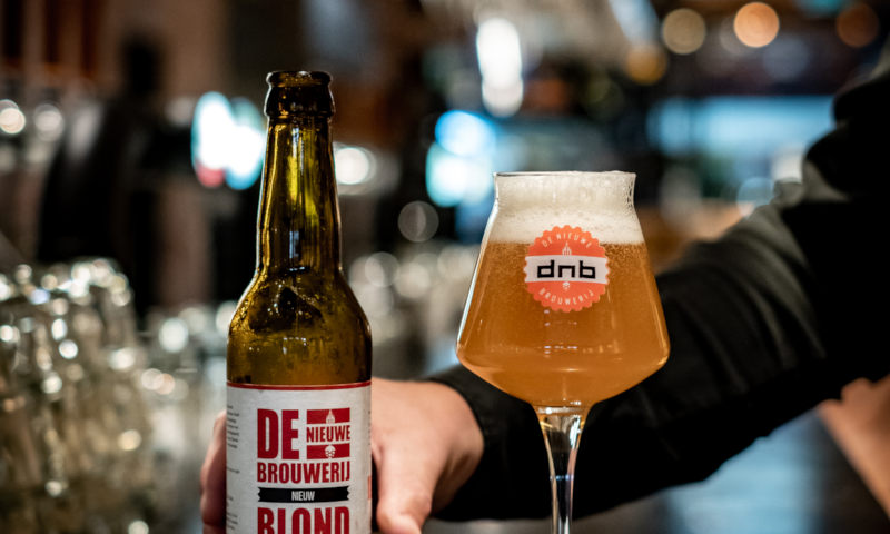 De Nieuwe Brouwerij glas op de bar